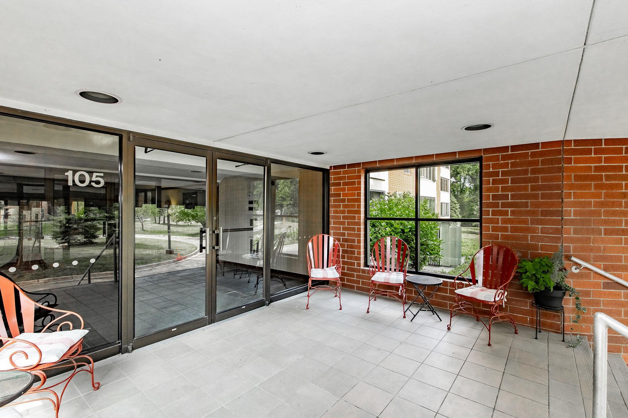 1979 condo for sale at 105 3rd Street N, Unit 201 in Moorhead, MN — 2 bed, 2 bath (photo 8 of 72)