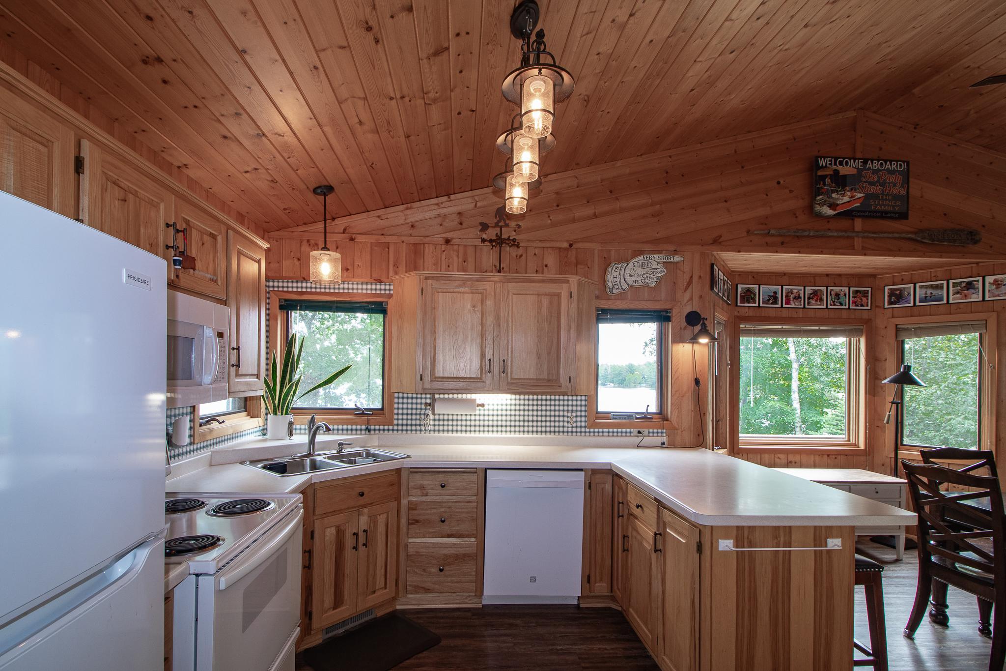 1994 single family home for sale at 36864 Goodrich Lane in Crosslake, MN — 5 bed, 3 bath (photo 15 of 52)