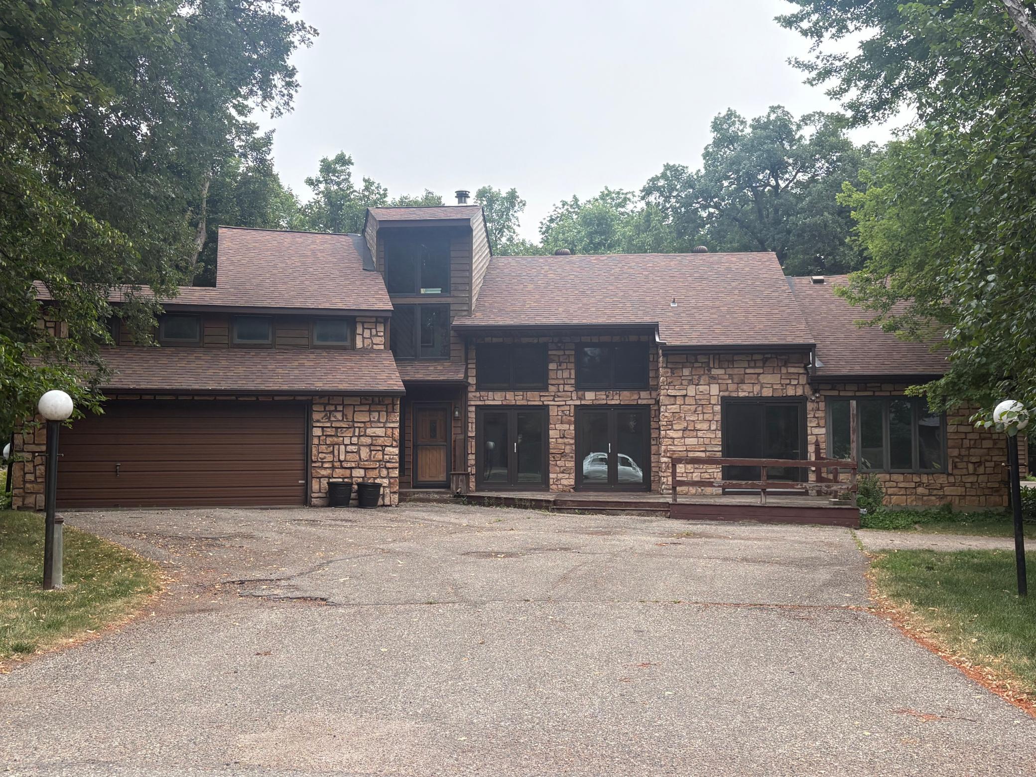 1982 single family home for sale at 2074 Elmwood Drive in Detroit Lakes, MN — 4 bed, 3 bath (photo 3 of 22)