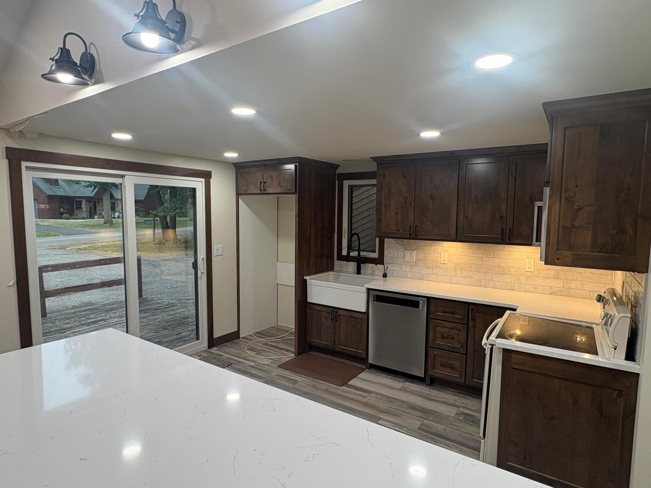 1982 single family home for sale at 2074 Elmwood Drive in Detroit Lakes, MN — 4 bed, 3 bath (photo 10 of 22)