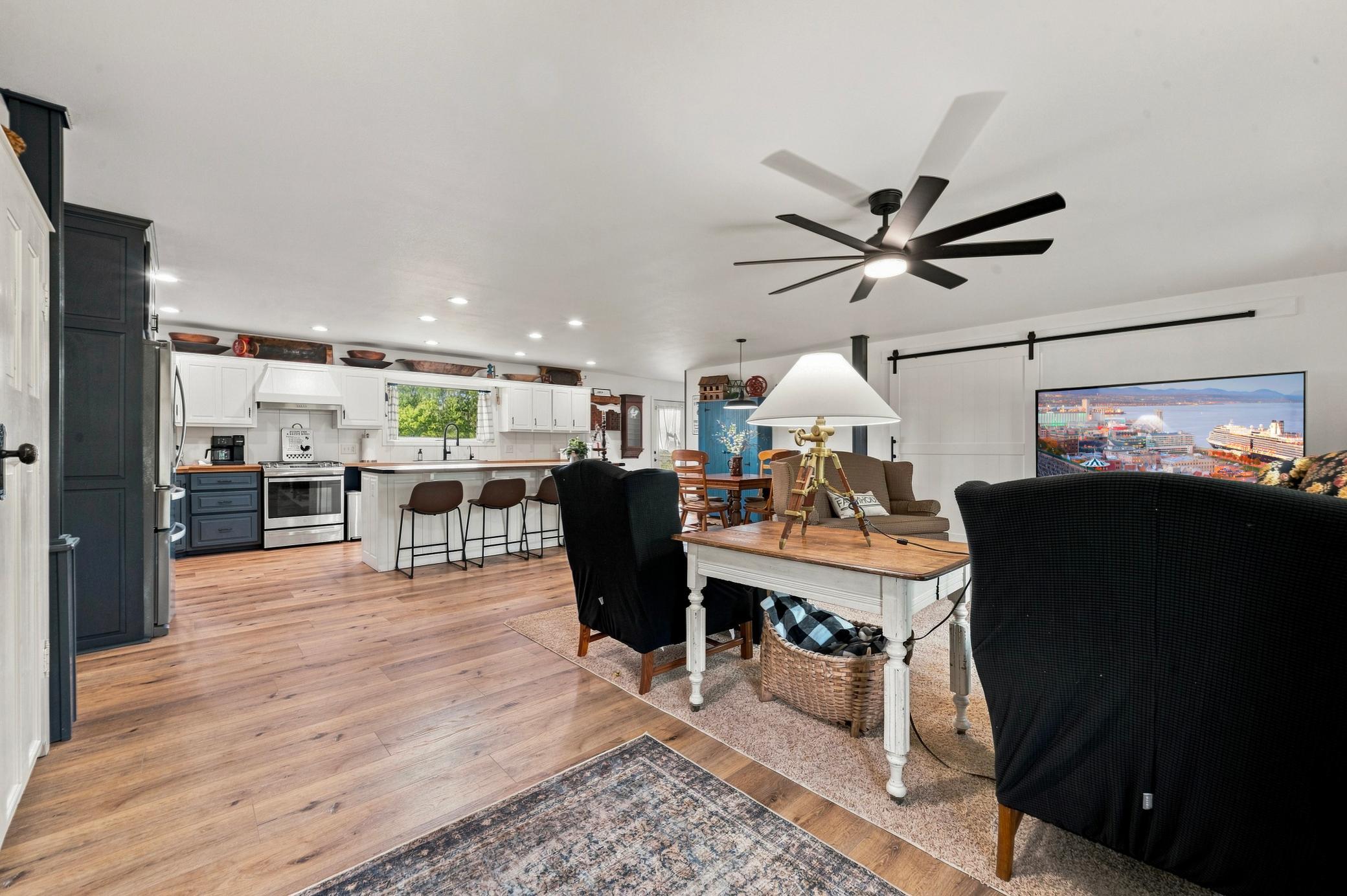 2001 single family home for sale at 7143 Sunset Strip NW in Alexandria, MN — 4 bed, 3 bath (photo 18 of 73)