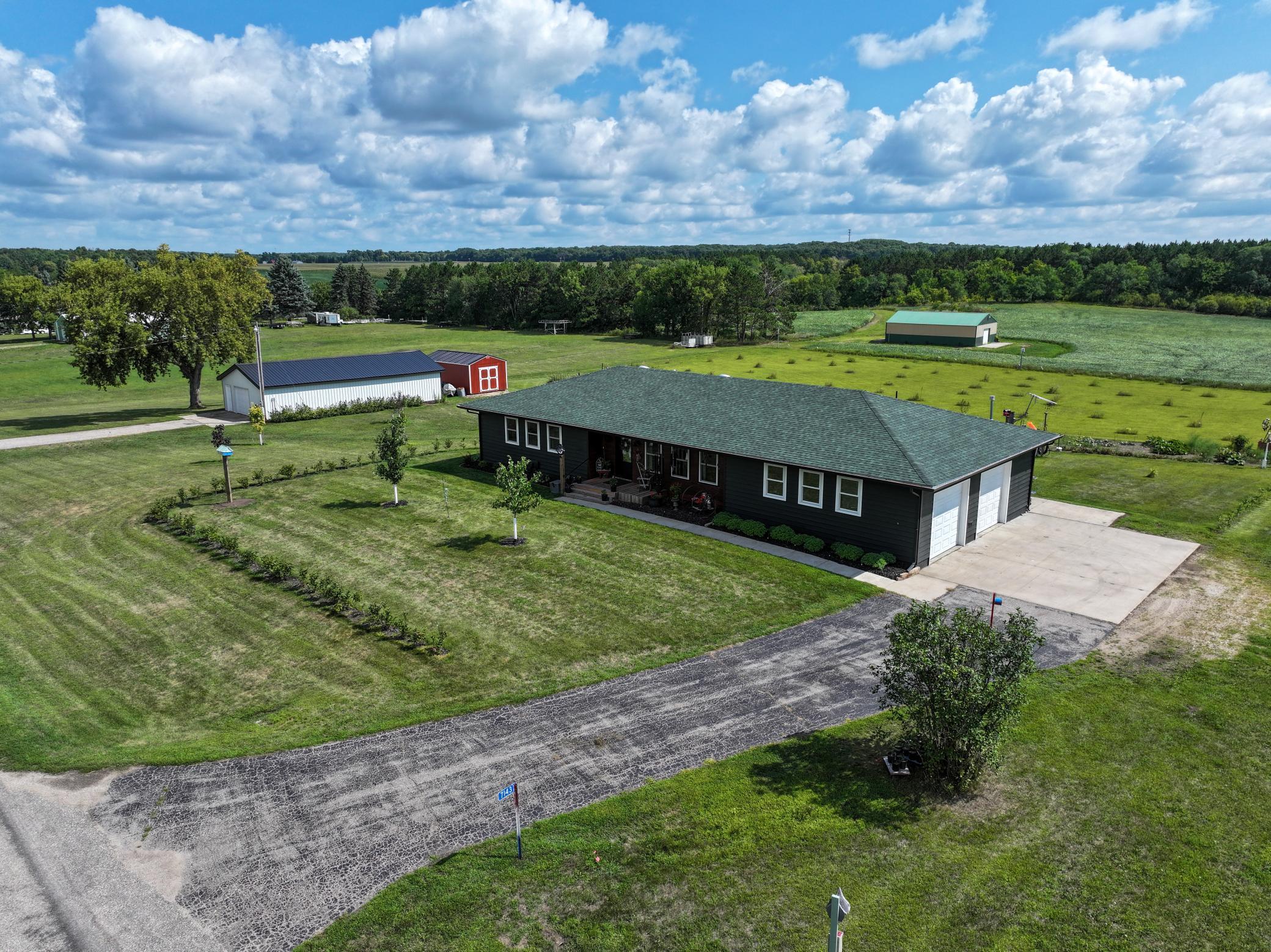 2001 single family home for sale at 7143 Sunset Strip NW in Alexandria, MN — 4 bed, 3 bath (photo 3 of 73)
