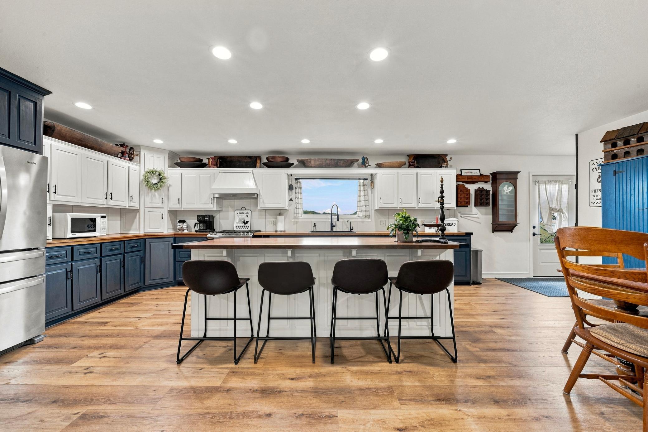 2001 single family home for sale at 7143 Sunset Strip NW in Alexandria, MN — 4 bed, 3 bath (photo 21 of 73)