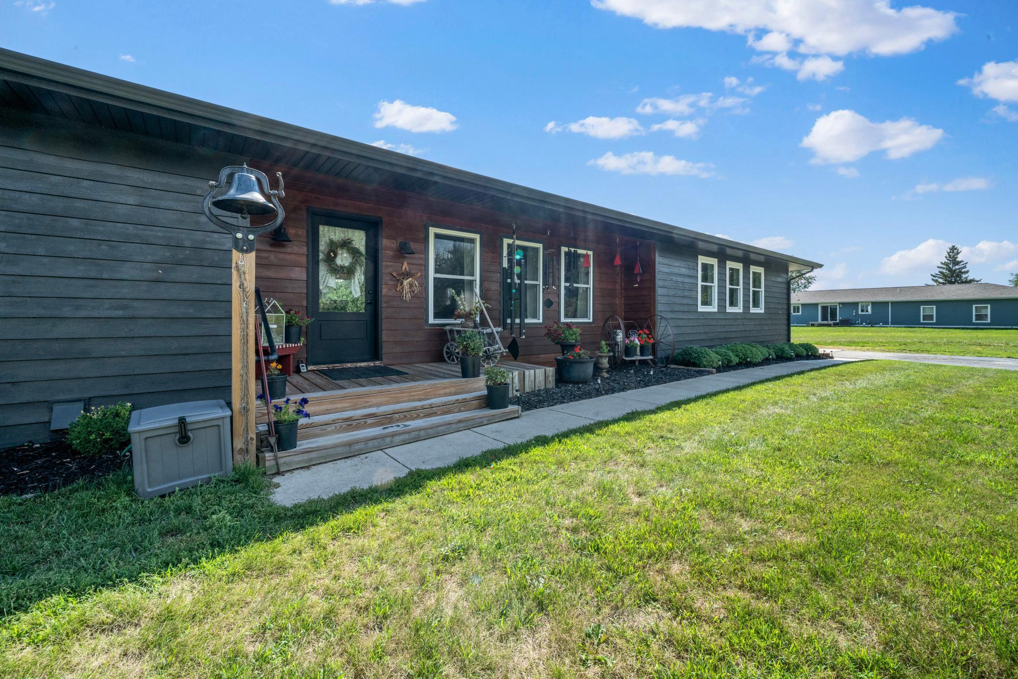 2001 single family home for sale at 7143 Sunset Strip NW in Alexandria, MN — 4 bed, 3 bath (photo 4 of 73)