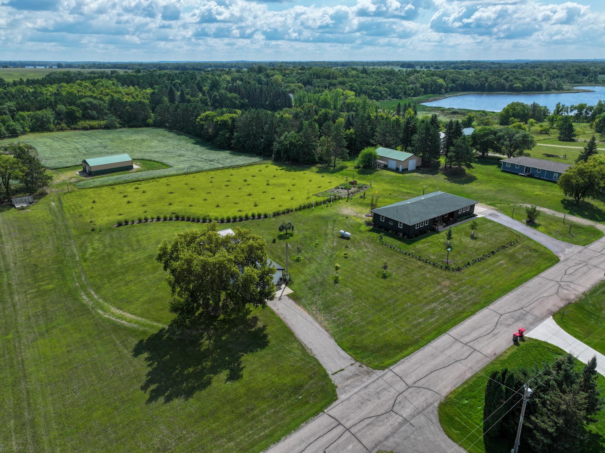 2001 single family home for sale at 7143 Sunset Strip NW in Alexandria, MN — 4 bed, 3 bath (photo 9 of 73)