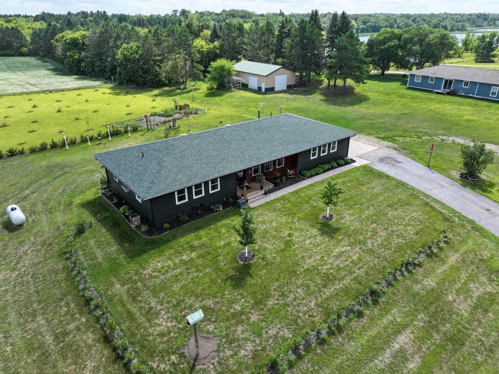 2001 single family home for sale at 7143 Sunset Strip NW in Alexandria, MN — 4 bed, 3 bath (photo 10 of 73)
