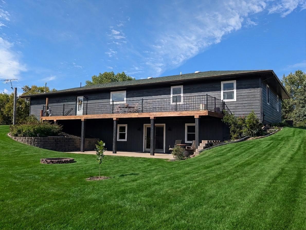2001 single family home for sale at 7143 Sunset Strip NW in Alexandria, MN — 4 bed, 3 bath (photo 4 of 74)