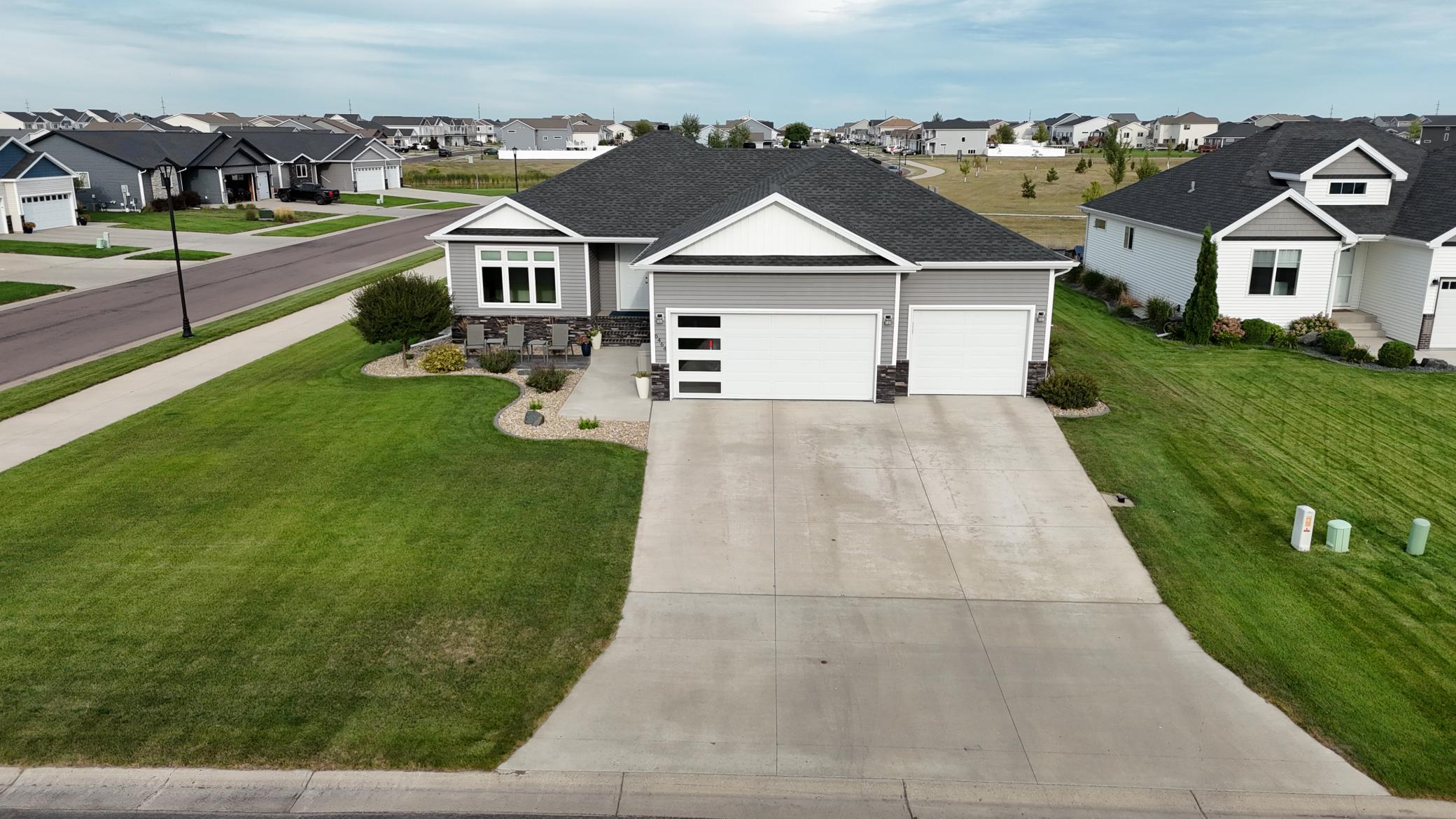 2017 single family home for sale at 6464 59th Avenue S in Fargo, ND — 5 bed, 3 bath