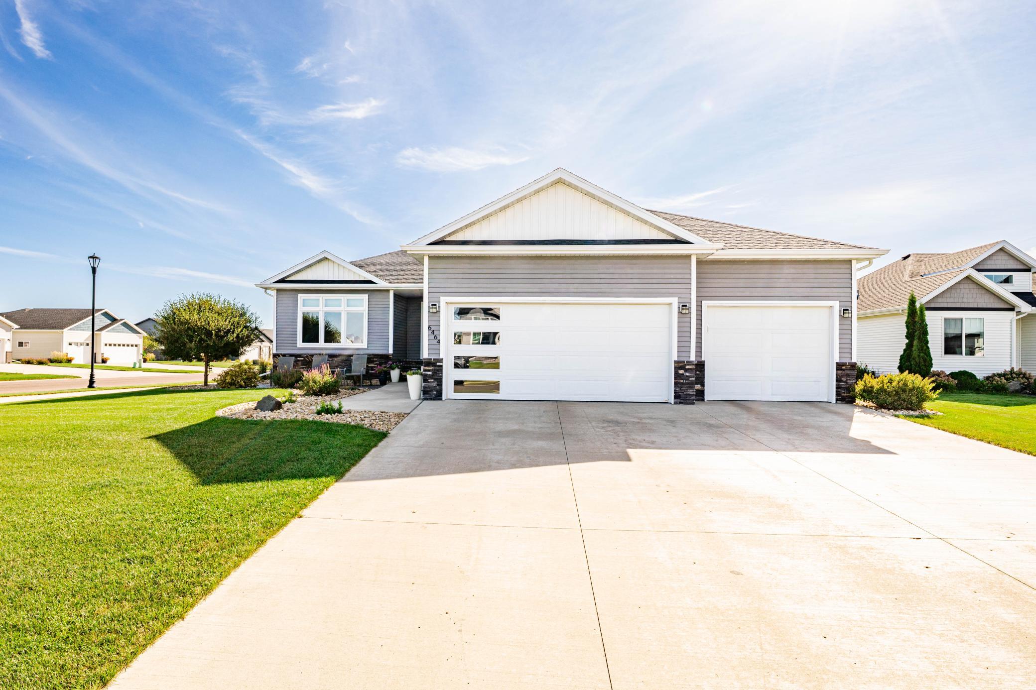 2017 single family home for sale at 6464 59th Avenue S in Fargo, ND — 5 bed, 3 bath