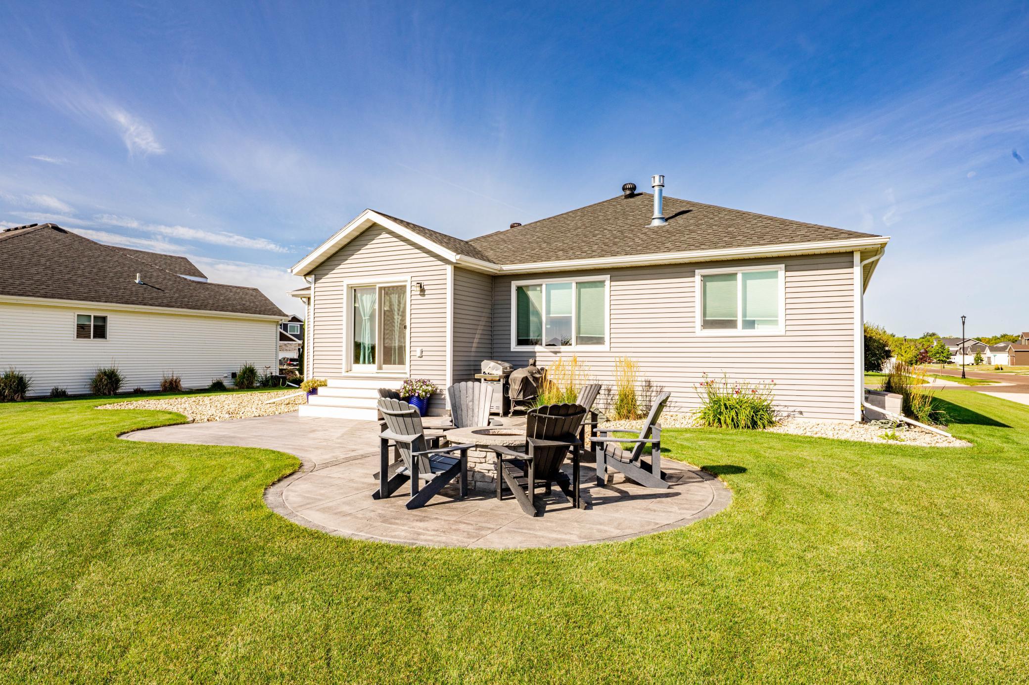 2017 single family home for sale at 6464 59th Avenue S in Fargo, ND — 5 bed, 3 bath (photo 48 of 54)