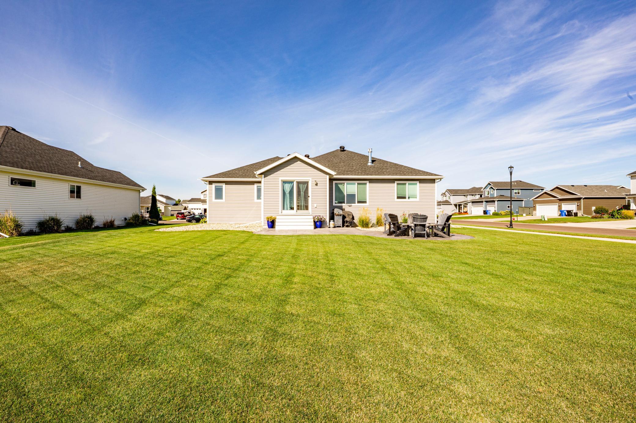 2017 single family home for sale at 6464 59th Avenue S in Fargo, ND — 5 bed, 3 bath (photo 49 of 54)