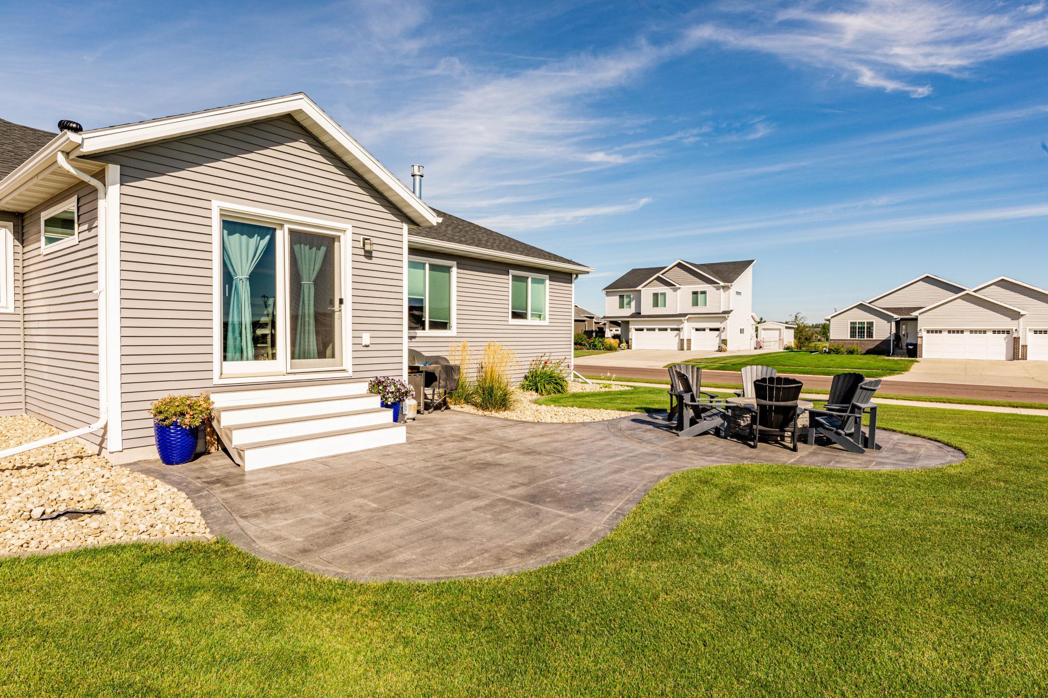 2017 single family home for sale at 6464 59th Avenue S in Fargo, ND — 5 bed, 3 bath (photo 50 of 54)