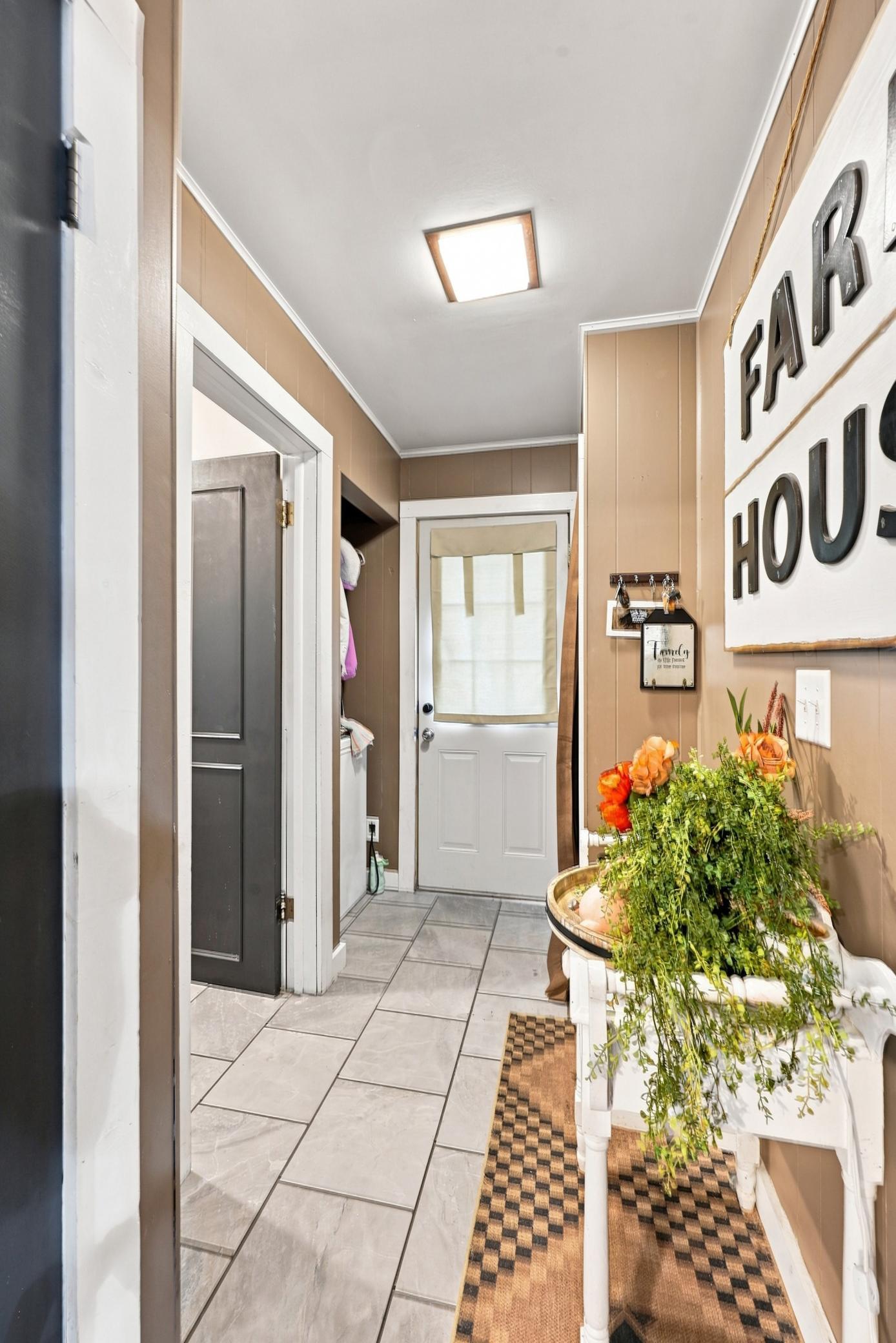 1965 single family home for sale at 45881 County Highway 21 in Barnesville, MN — 3 bed, 1 bath (photo 4 of 24)