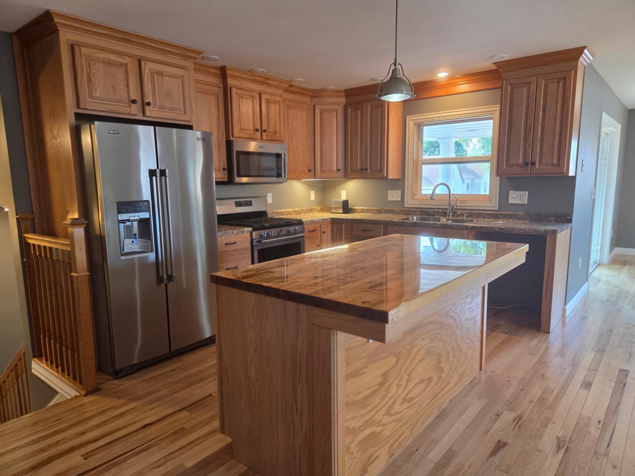 2010 single family home for sale at 311 4th Avenue N in Wahpeton, ND — 2 bed, 2 bath (photo 13 of 25)