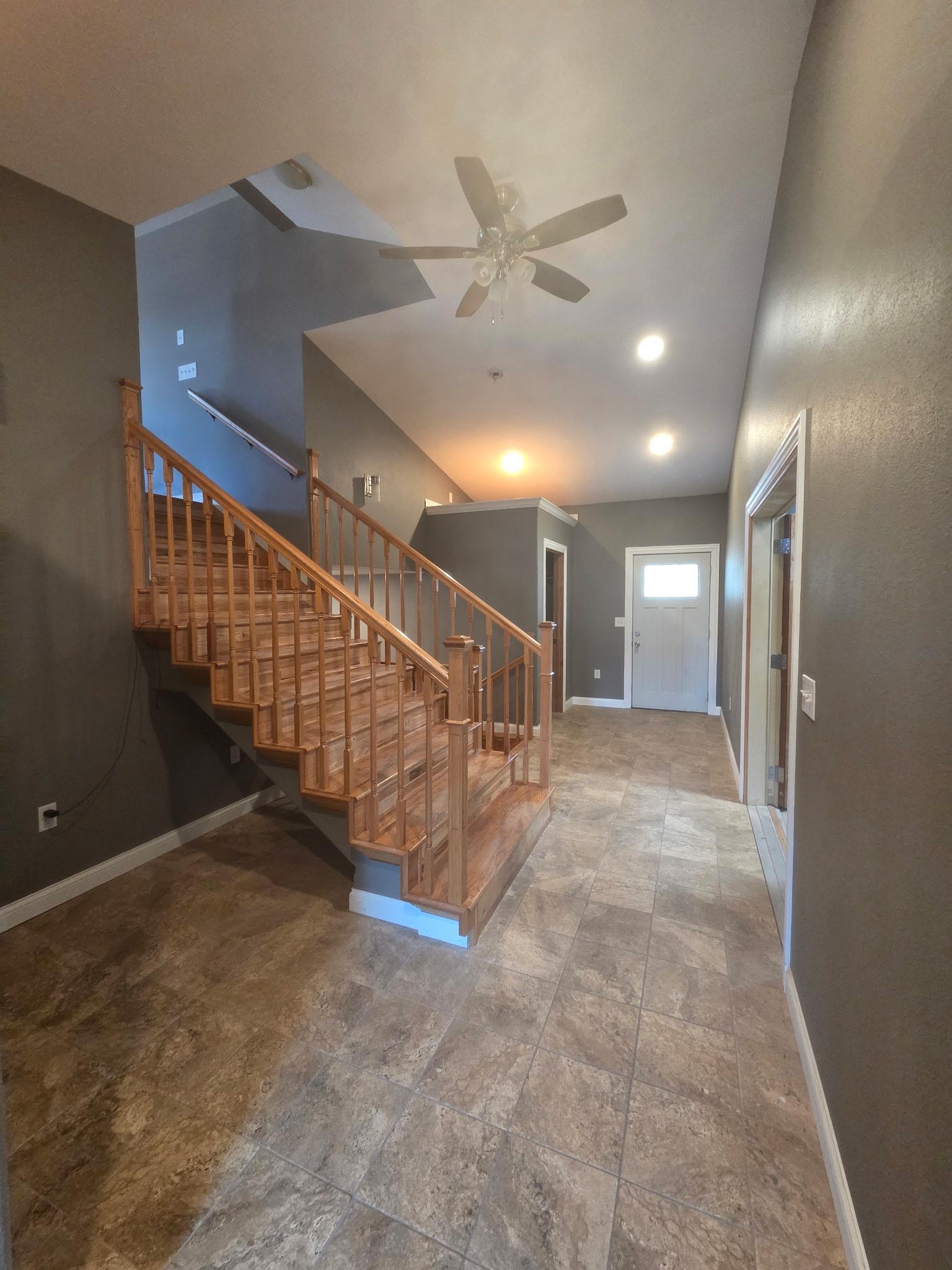 2010 single family home for sale at 311 4th Avenue N in Wahpeton, ND — 2 bed, 2 bath (photo 7 of 25)