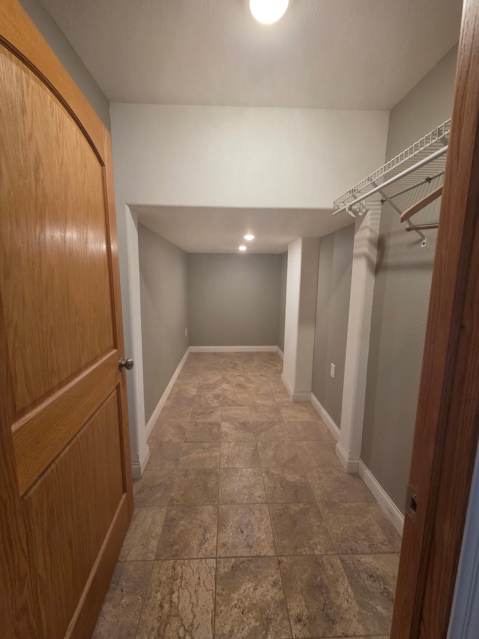 2010 single family home for sale at 311 4th Avenue N in Wahpeton, ND — 2 bed, 2 bath (photo 10 of 25)