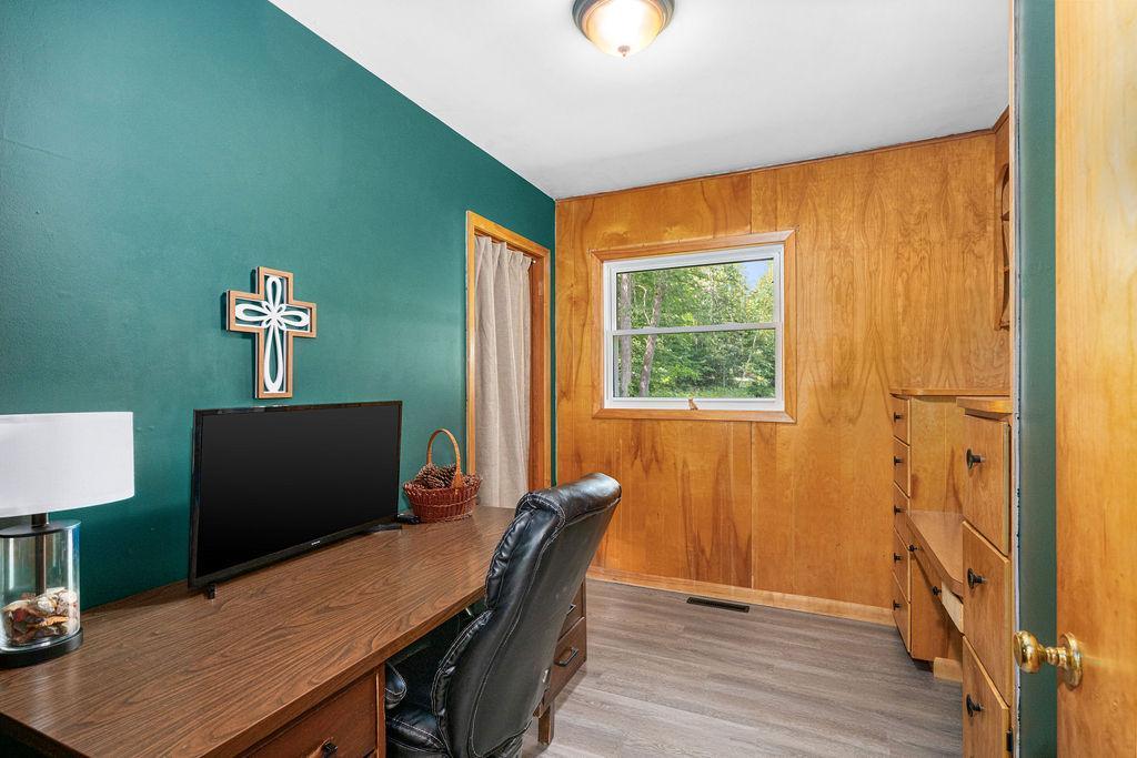 1955 single family home for sale at 29969 Sunny Beach Road in Grand Rapids, MN — 4 bed, 2 bath (photo 23 of 58)