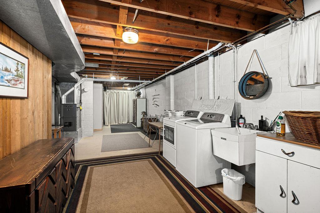 1955 single family home for sale at 29969 Sunny Beach Road in Grand Rapids, MN — 4 bed, 2 bath (photo 30 of 58)