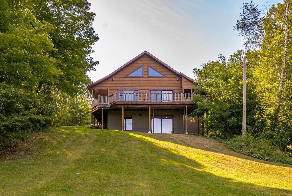 2004 single family home for sale at 1515 Isleview Road in Grand Rapids, MN — 3 bed, 3 bath (photo 2 of 55)