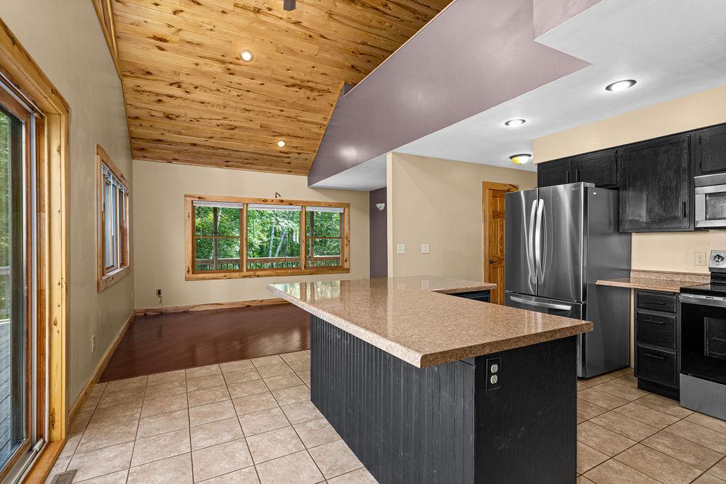 2004 single family home for sale at 1515 Isleview Road in Grand Rapids, MN — 3 bed, 3 bath (photo 11 of 55)