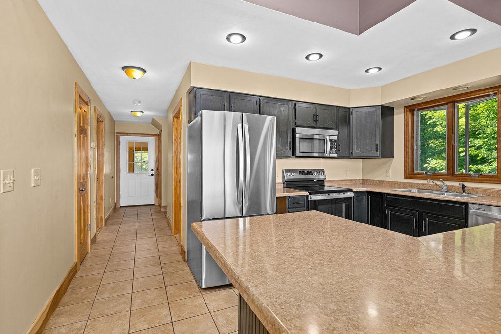 2004 single family home for sale at 1515 Isleview Road in Grand Rapids, MN — 3 bed, 3 bath (photo 14 of 55)