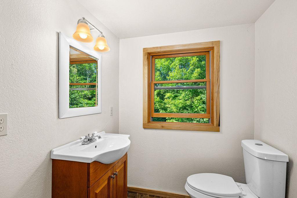 2004 single family home for sale at 1515 Isleview Road in Grand Rapids, MN — 3 bed, 3 bath (photo 21 of 55)