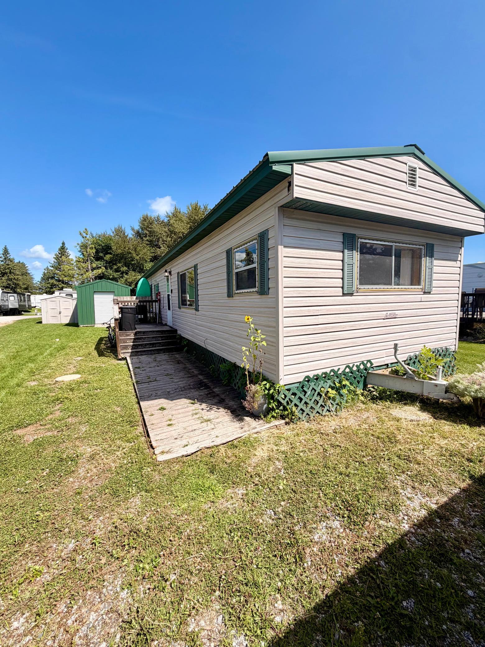 1970 single family home for sale at Lot 29 Warroad Estates in Warroad, MN — 2 bed, 1 bath (photo 2 of 24)