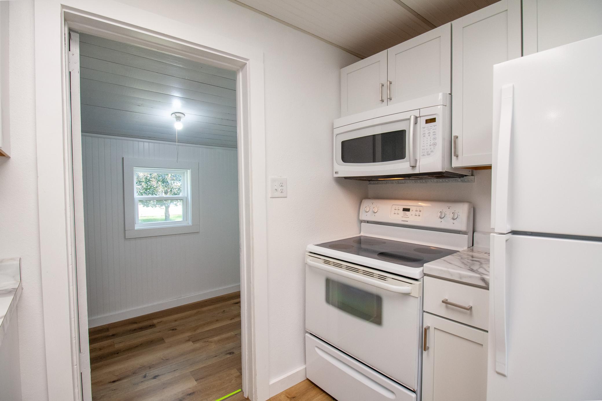 1900 single family home for sale at 614 Springen Avenue in Fergus Falls, MN — 3 bed, 1 bath (photo 15 of 27)