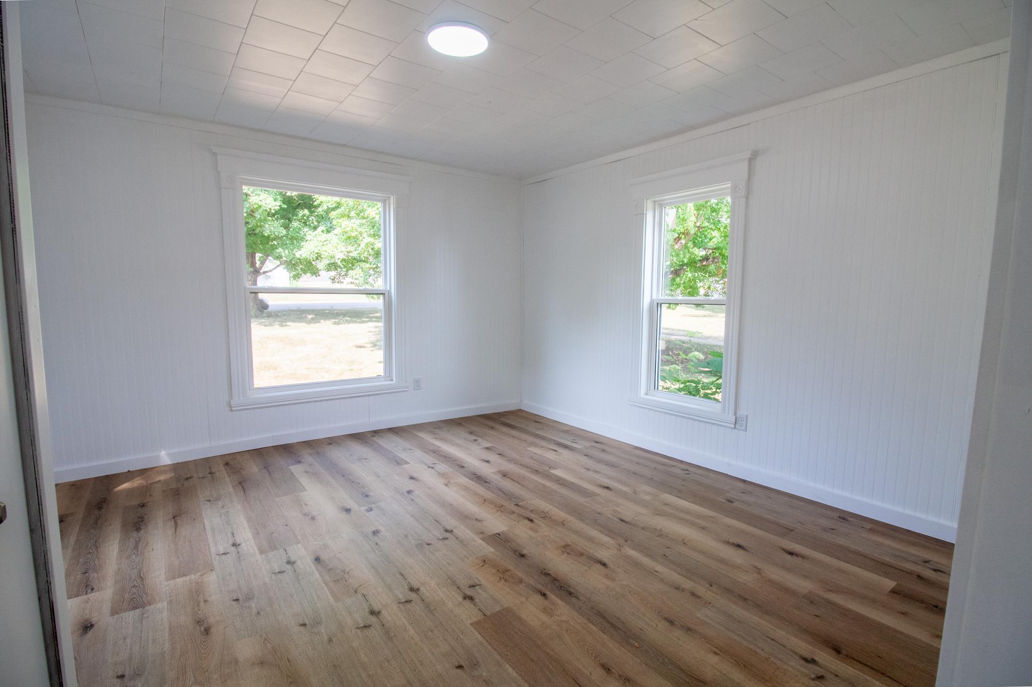 1900 single family home for sale at 614 Springen Avenue in Fergus Falls, MN — 3 bed, 1 bath (photo 18 of 27)