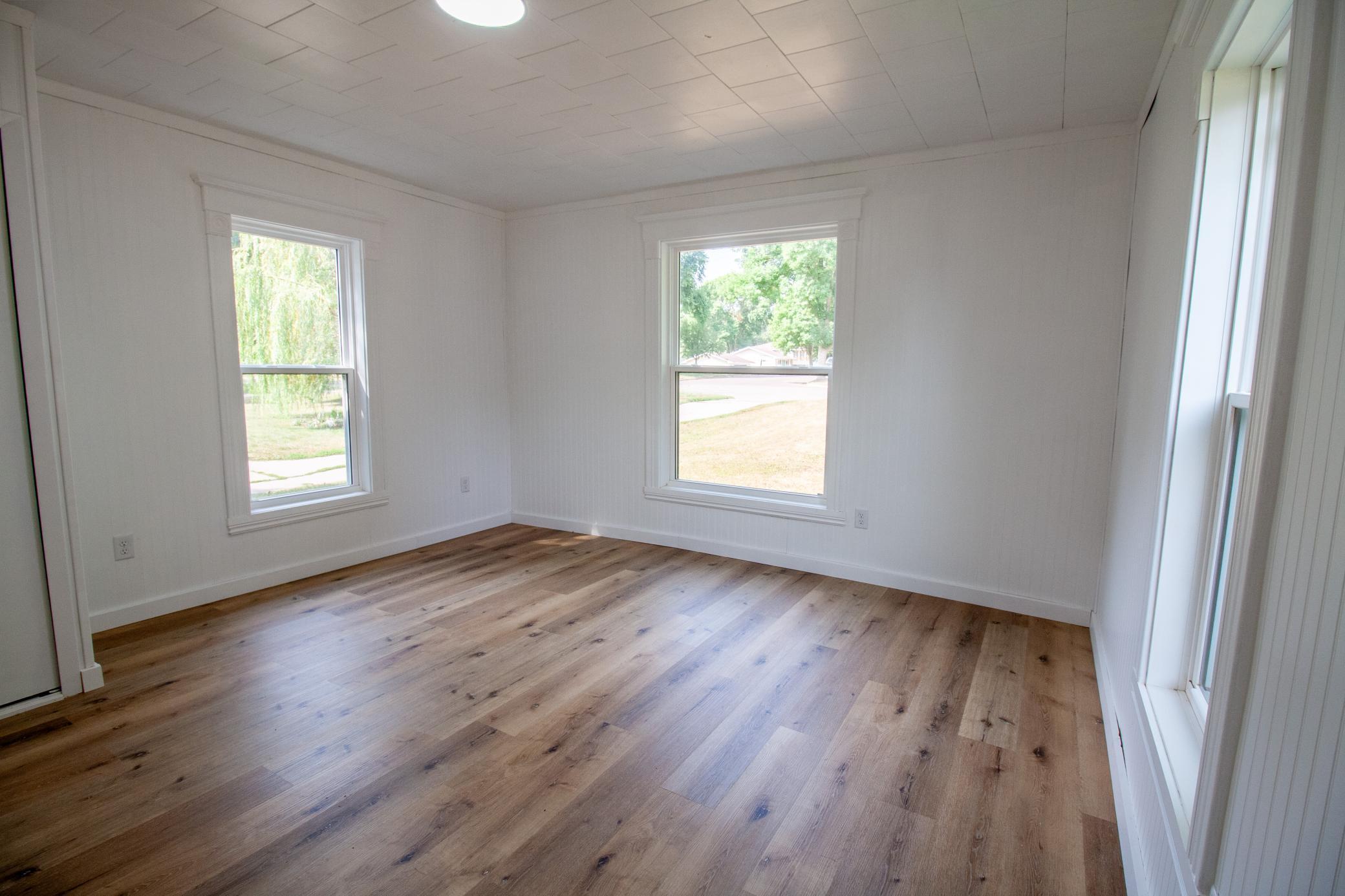 1900 single family home for sale at 614 Springen Avenue in Fergus Falls, MN — 3 bed, 1 bath (photo 19 of 27)