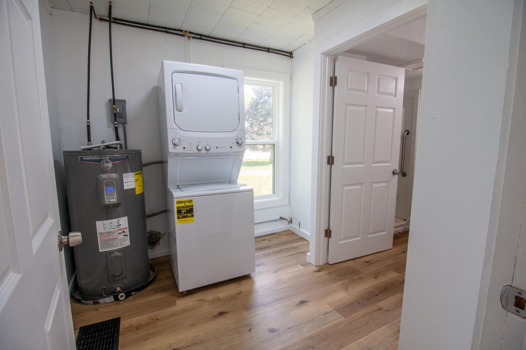 1900 single family home for sale at 614 Springen Avenue in Fergus Falls, MN — 3 bed, 1 bath (photo 21 of 27)