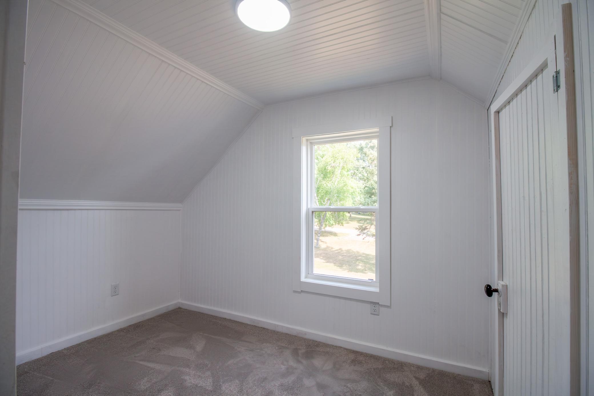 1900 single family home for sale at 614 Springen Avenue in Fergus Falls, MN — 3 bed, 1 bath (photo 26 of 27)