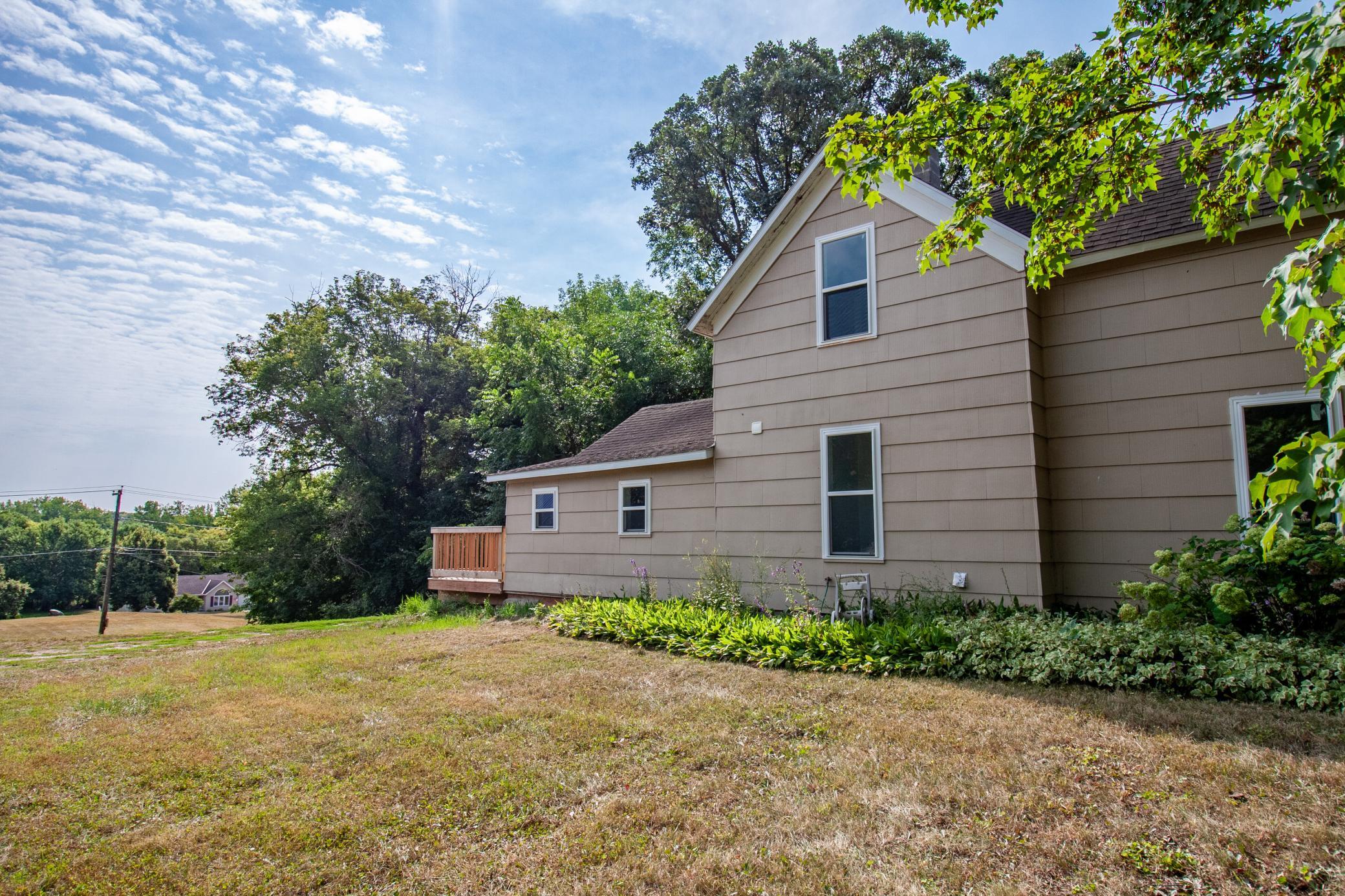 1900 single family home for sale at 614 Springen Avenue in Fergus Falls, MN — 3 bed, 1 bath (photo 4 of 27)