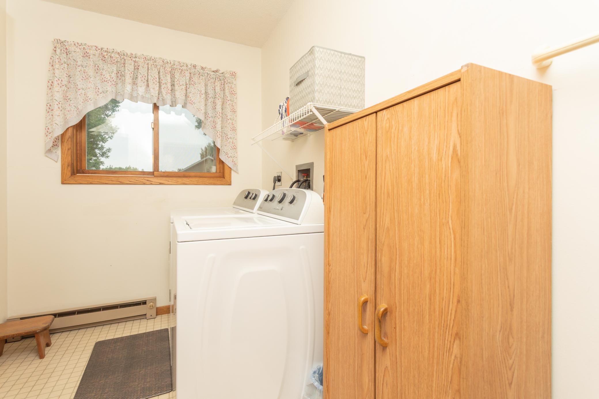 1984 townhouse for sale at 1223 Bridgeport Lane NW in Alexandria, MN — 2 bed, 2 bath (photo 12 of 25)
