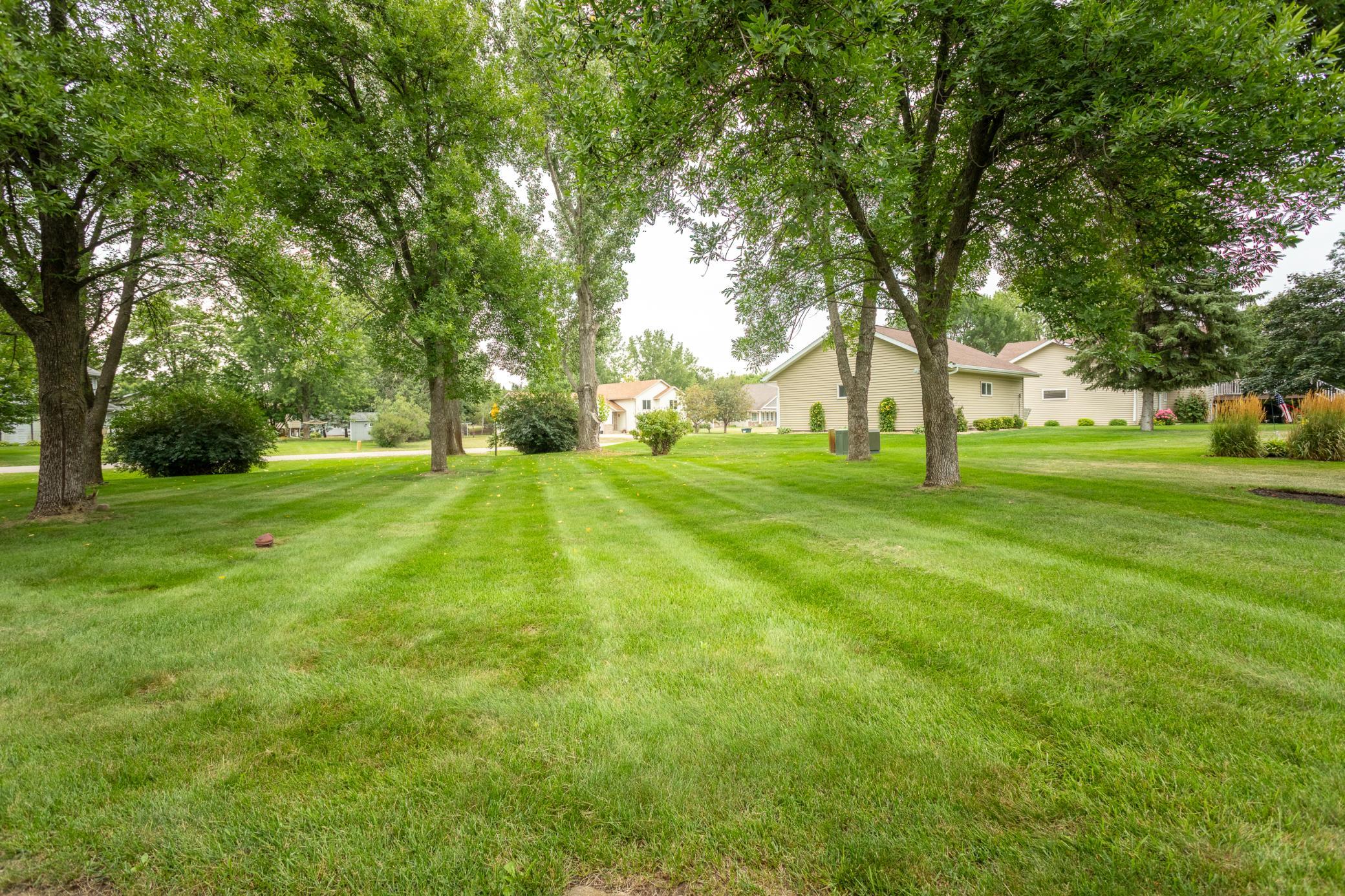 1984 townhouse for sale at 1223 Bridgeport Lane NW in Alexandria, MN — 2 bed, 2 bath (photo 21 of 25)