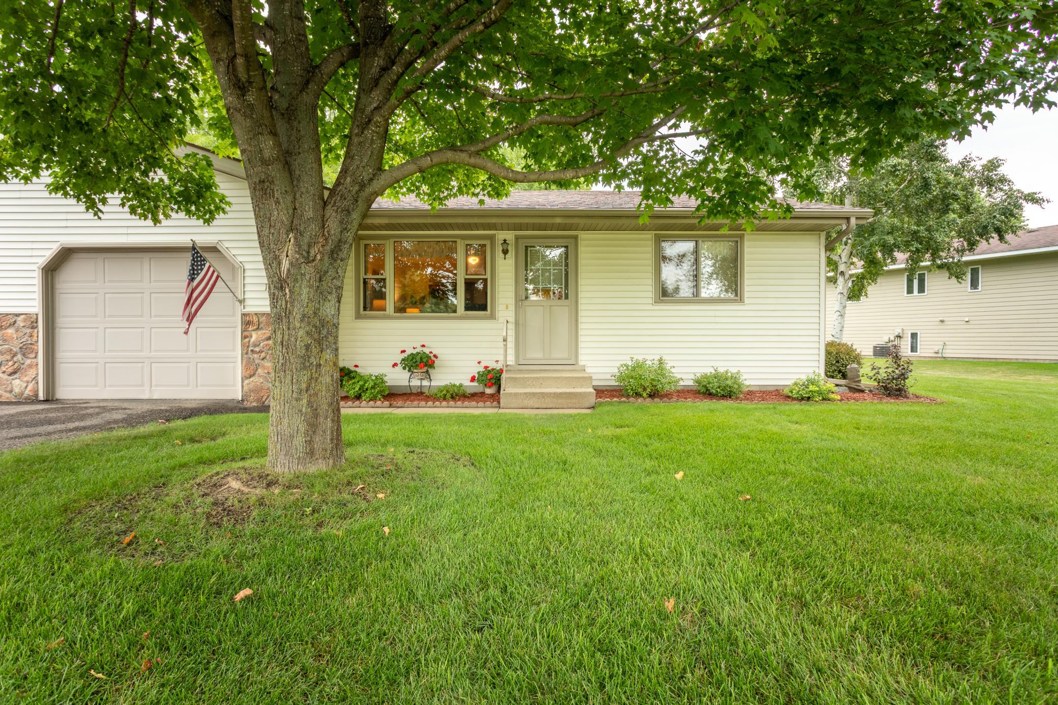 1984 townhouse for sale at 1223 Bridgeport Lane NW in Alexandria, MN — 2 bed, 2 bath (photo 23 of 25)