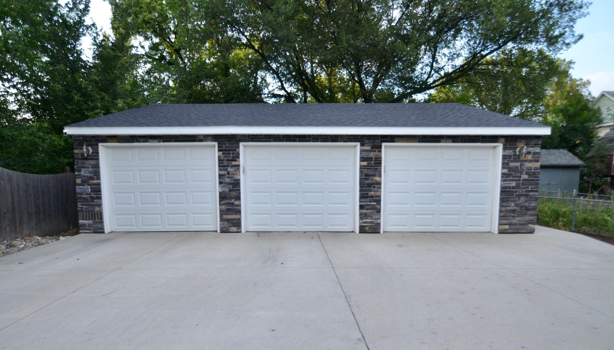 1613 2nd Avenue S, Fargo ND 58103 - Photo 2 of 37