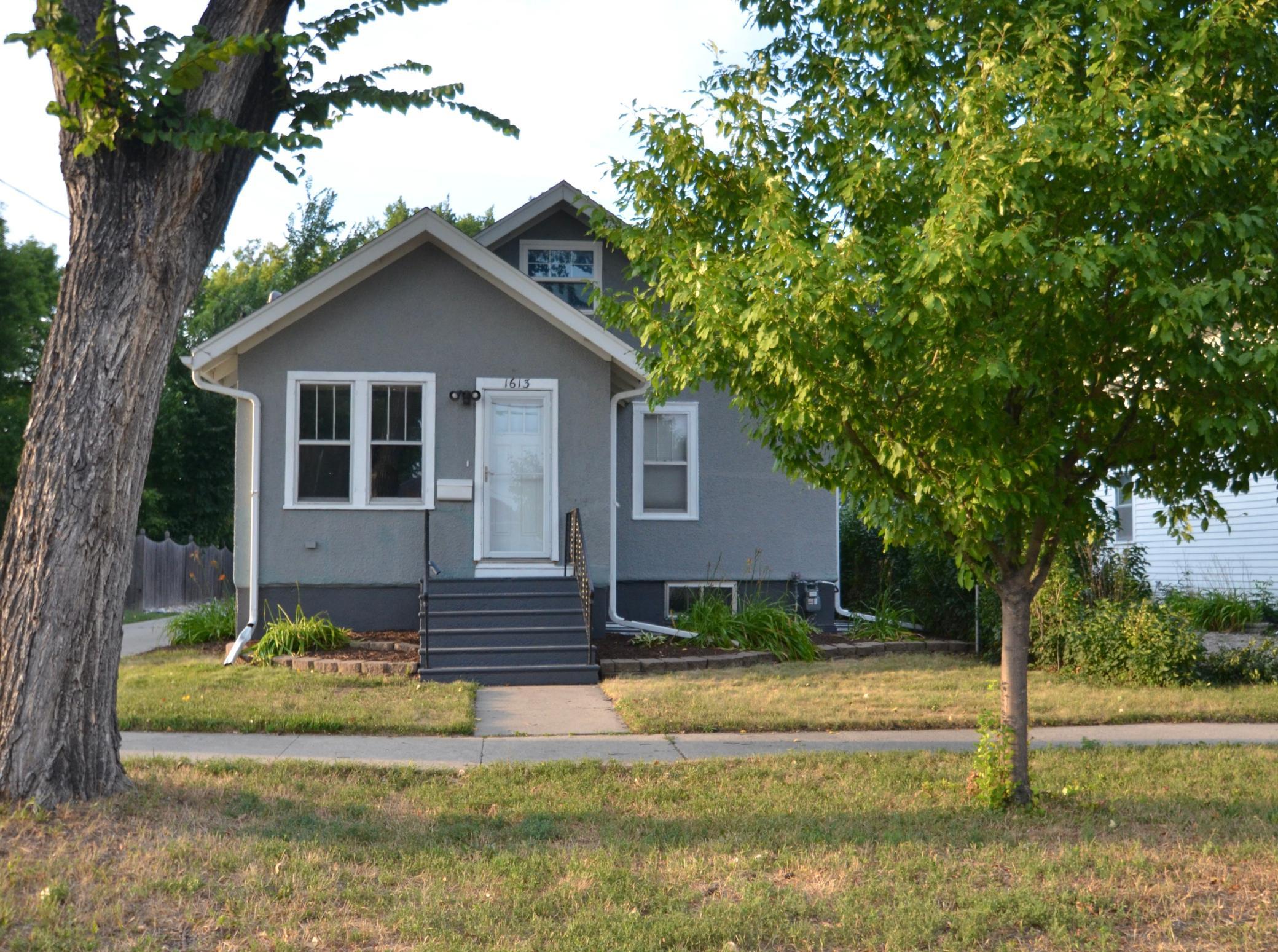1613 2nd Avenue S, Fargo ND 58103 - Photo 3 of 37
