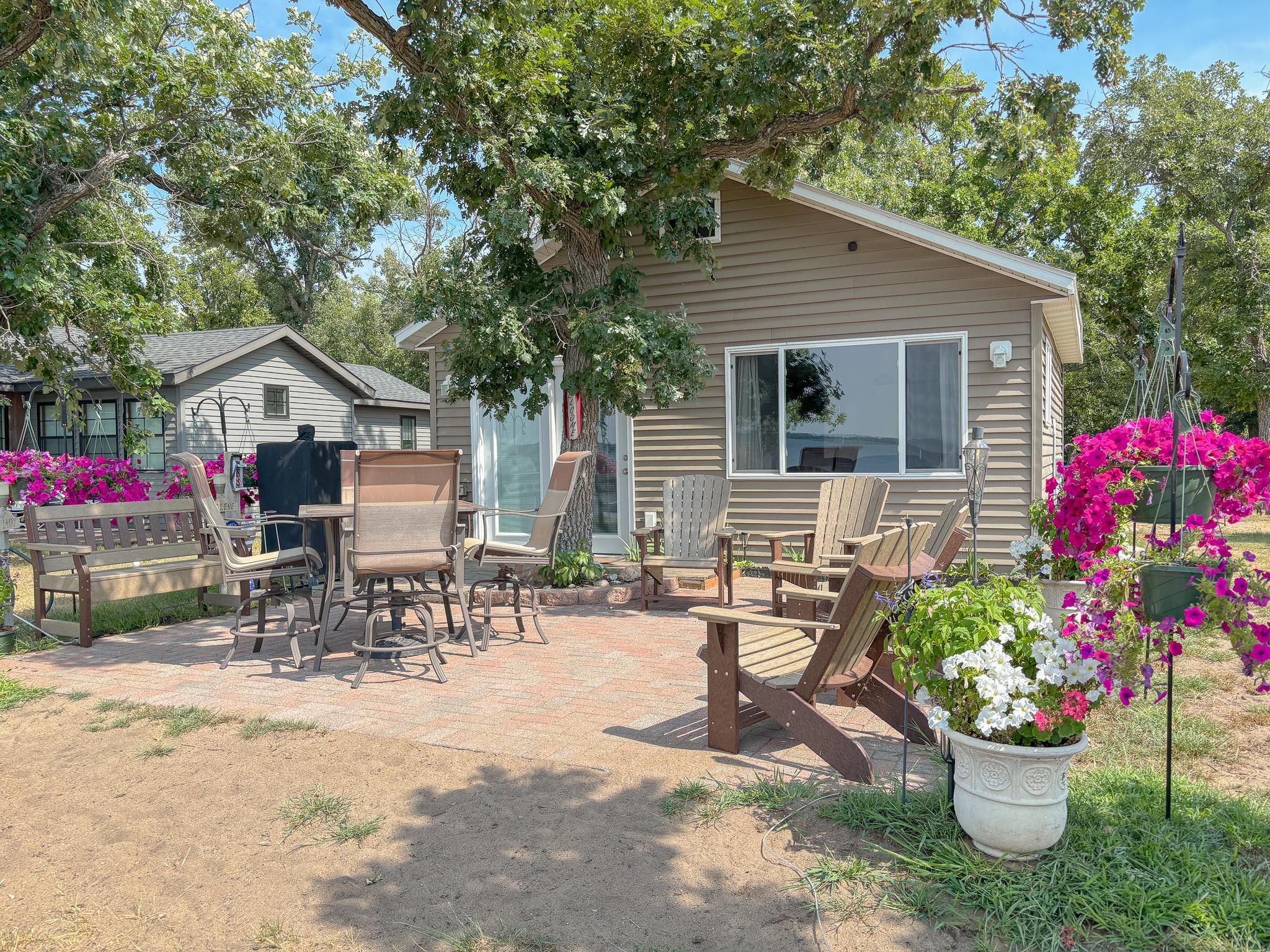 1951 single family home for sale at 27293 Holiday Road in Battle Lake, MN — 1 bed, 1 bath (photo 27 of 47)