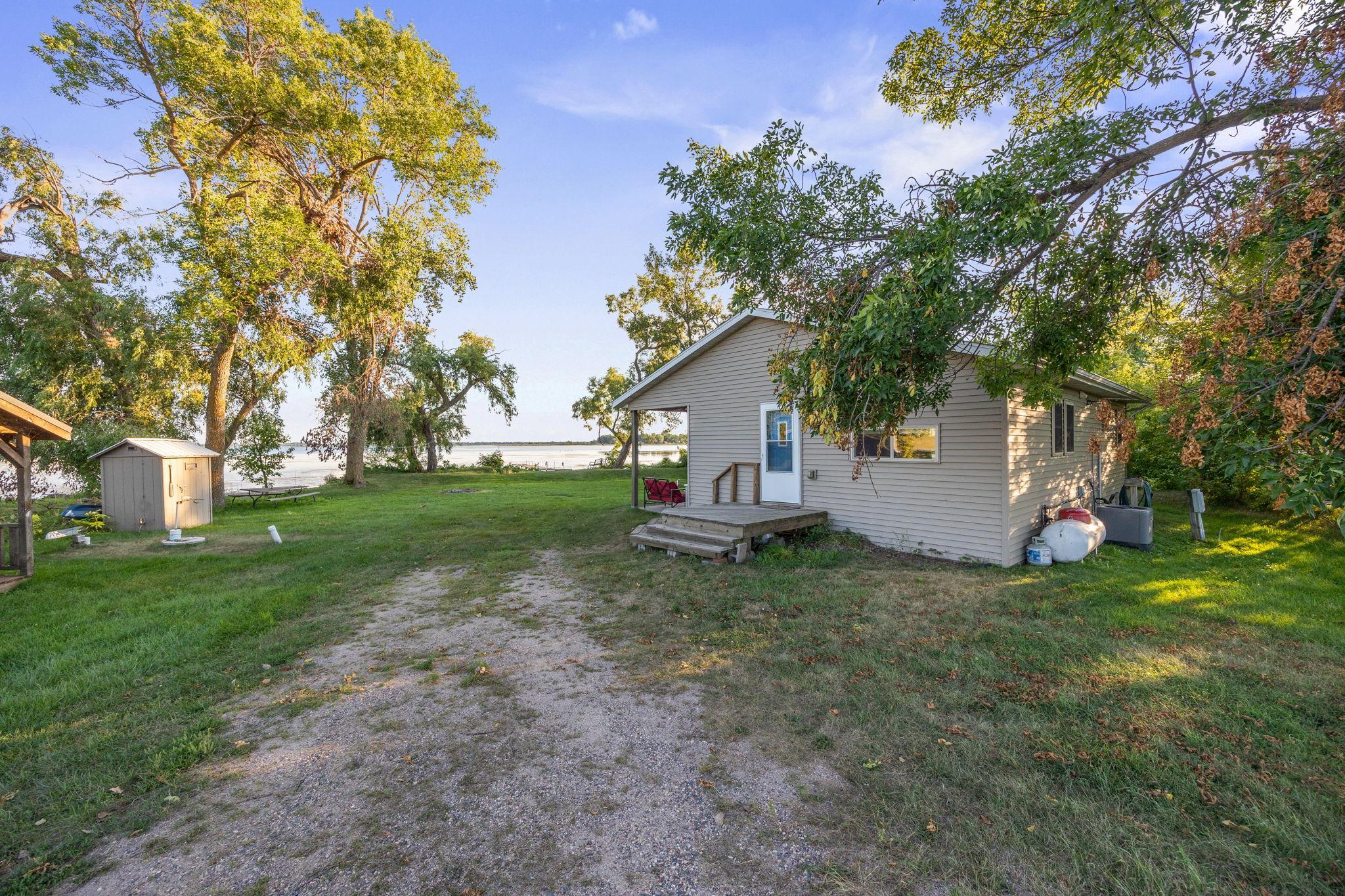 2006 single family home for sale at 11341 County 10 in Osakis, MN — 2 bed, 1 bath (photo 13 of 36)