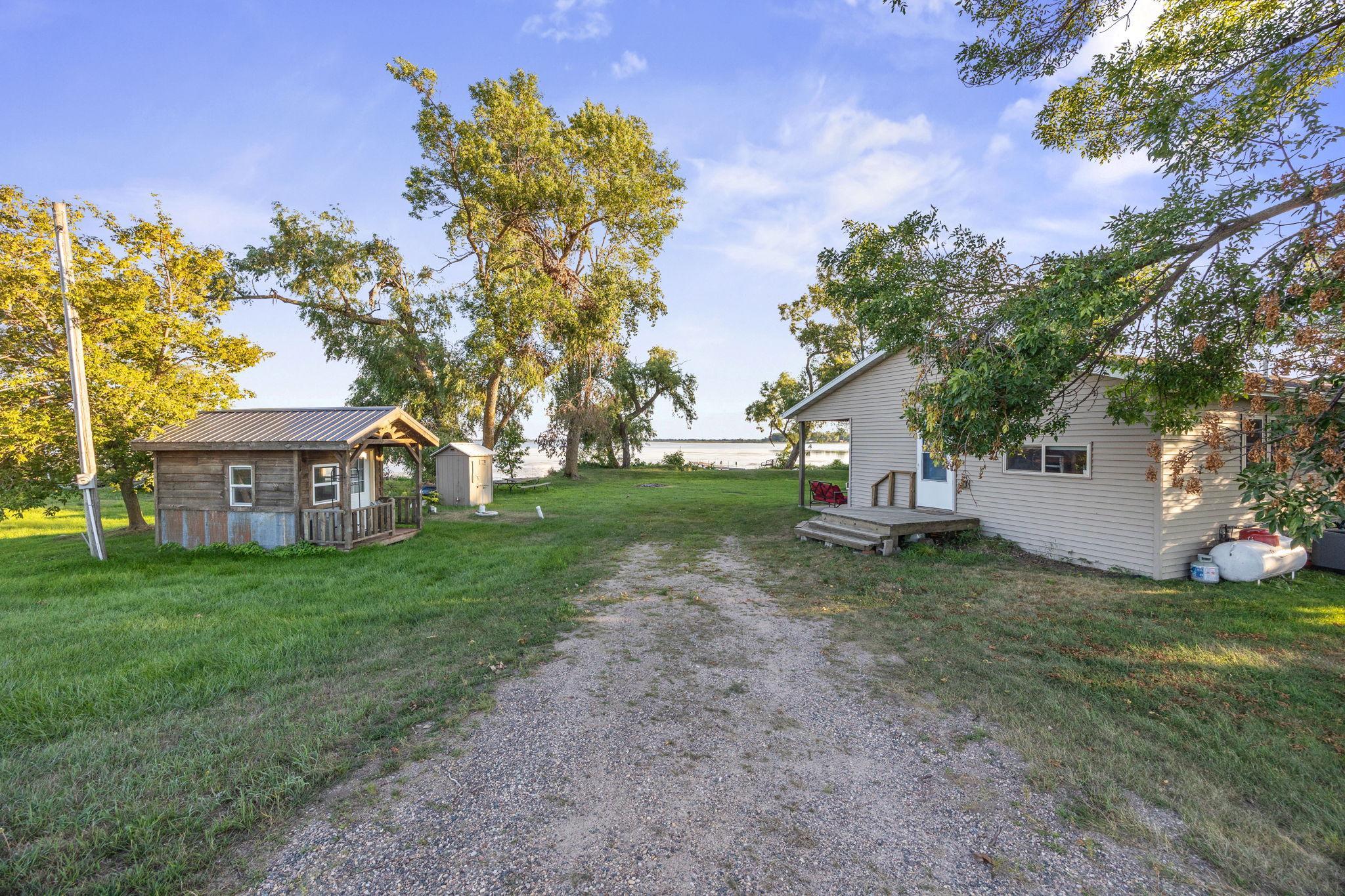 2006 single family home for sale at 11341 County 10 in Osakis, MN — 2 bed, 1 bath (photo 17 of 36)