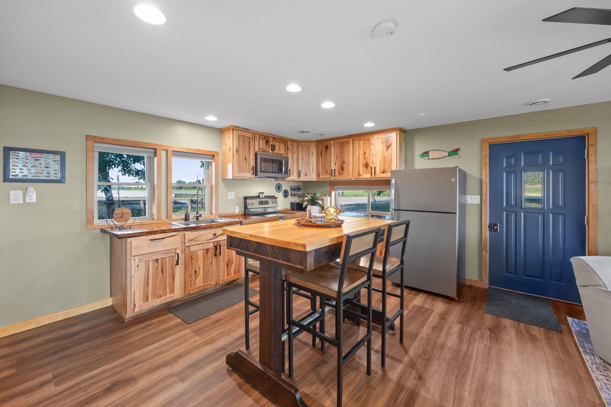 2006 single family home for sale at 11341 County 10 in Osakis, MN — 2 bed, 1 bath (photo 24 of 36)