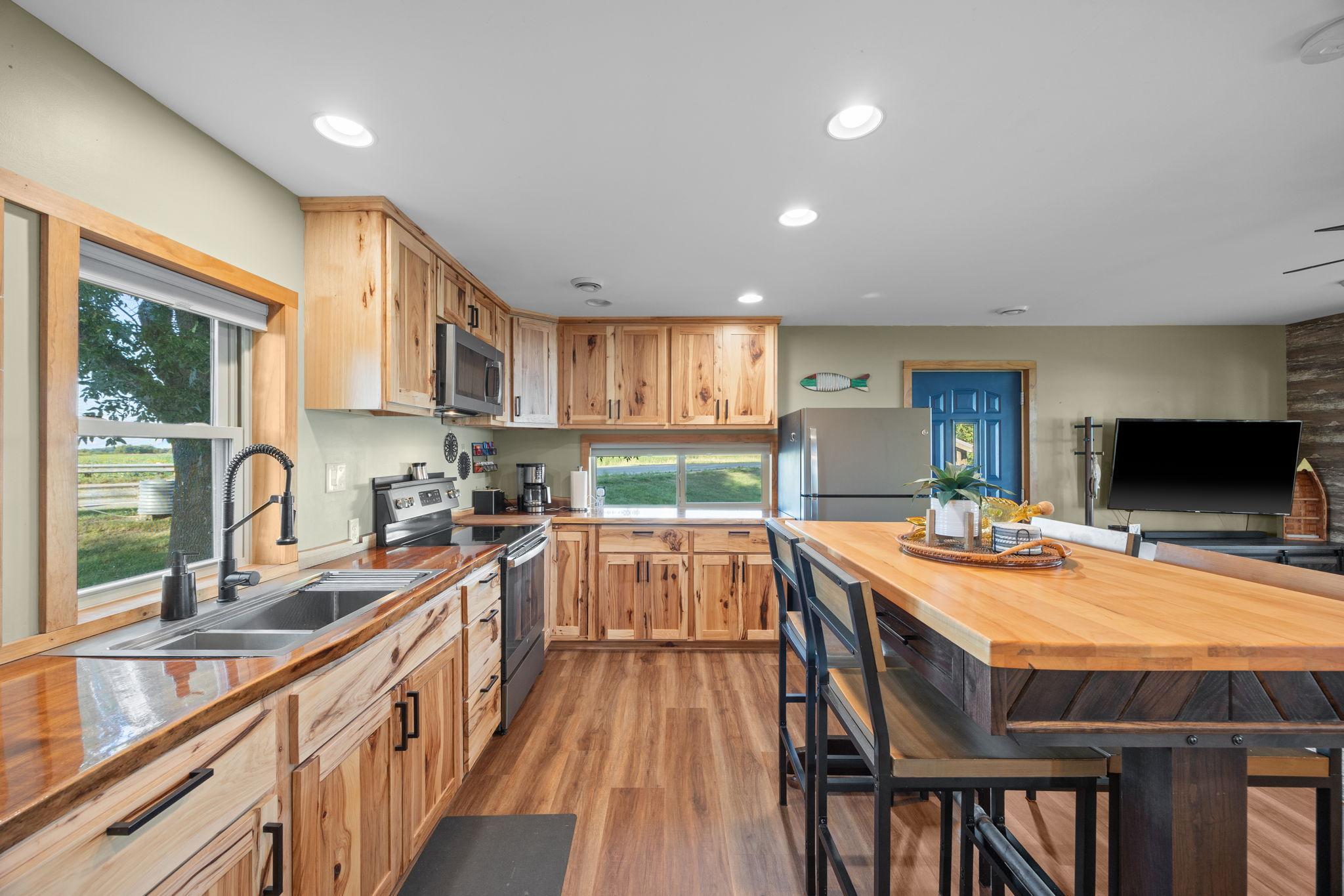 2006 single family home for sale at 11341 County 10 in Osakis, MN — 2 bed, 1 bath (photo 25 of 36)