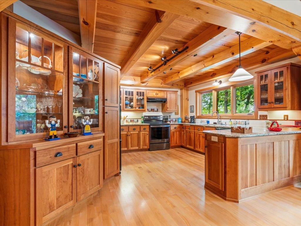 2003 single family home for sale at 7738 Lost Lake Road in Nisswa, MN — 3 bed, 3 bath (photo 8 of 42)