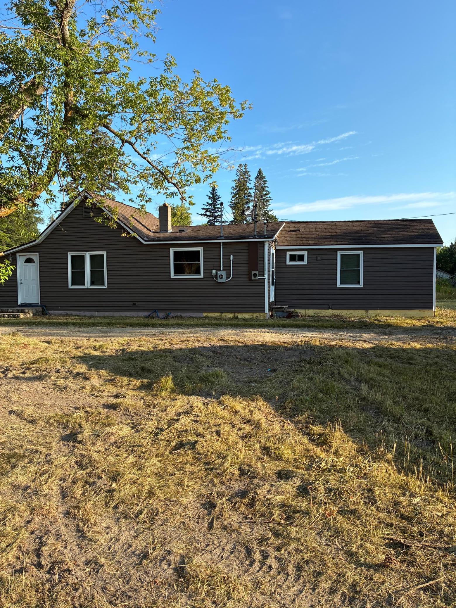1953 single family home for sale at 114 Park Avenue SW in Remer, MN — 1 bed, 1 bath (photo 3 of 7)