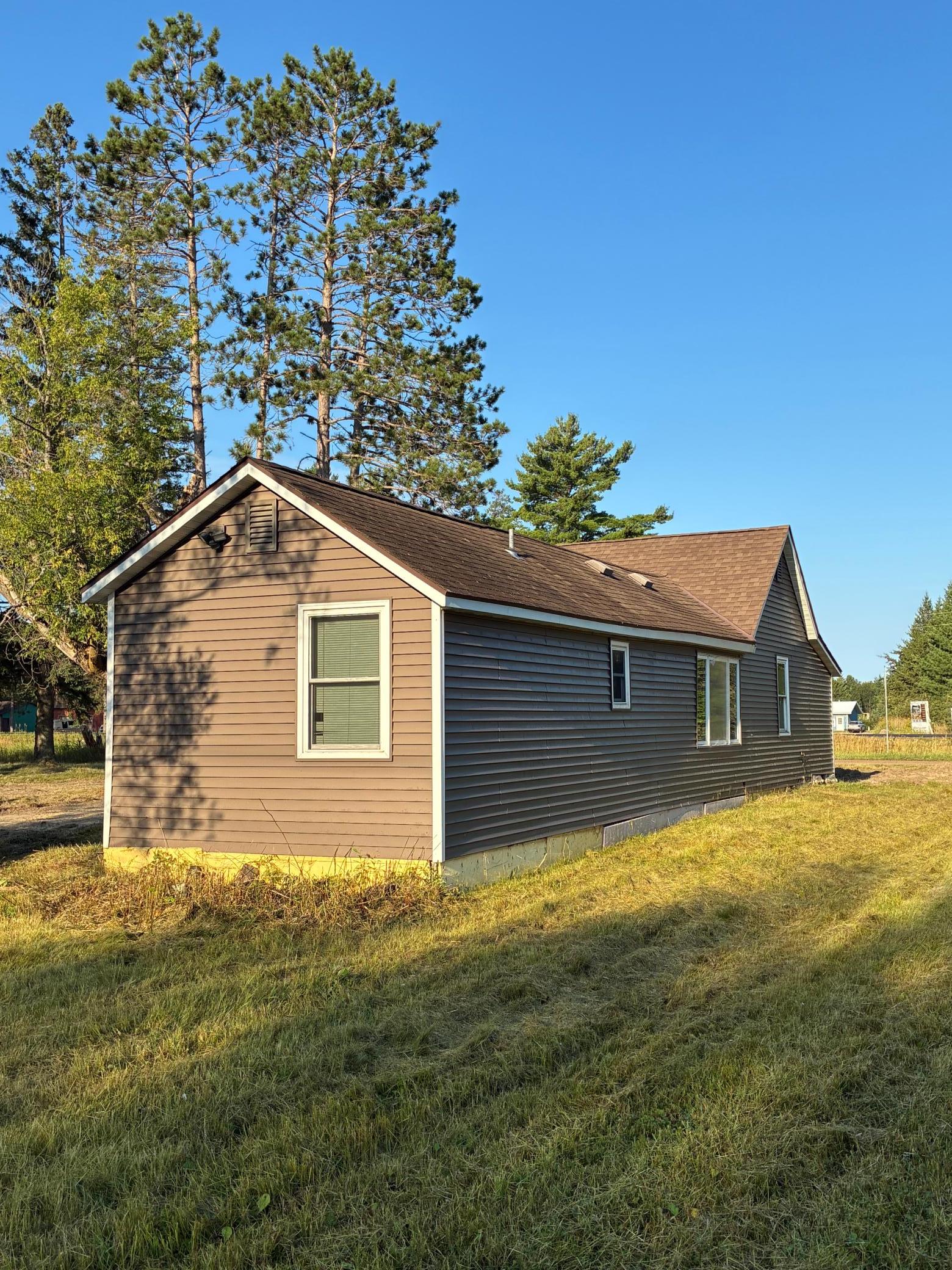 1953 single family home for sale at 114 Park Avenue SW in Remer, MN — 1 bed, 1 bath (photo 4 of 7)