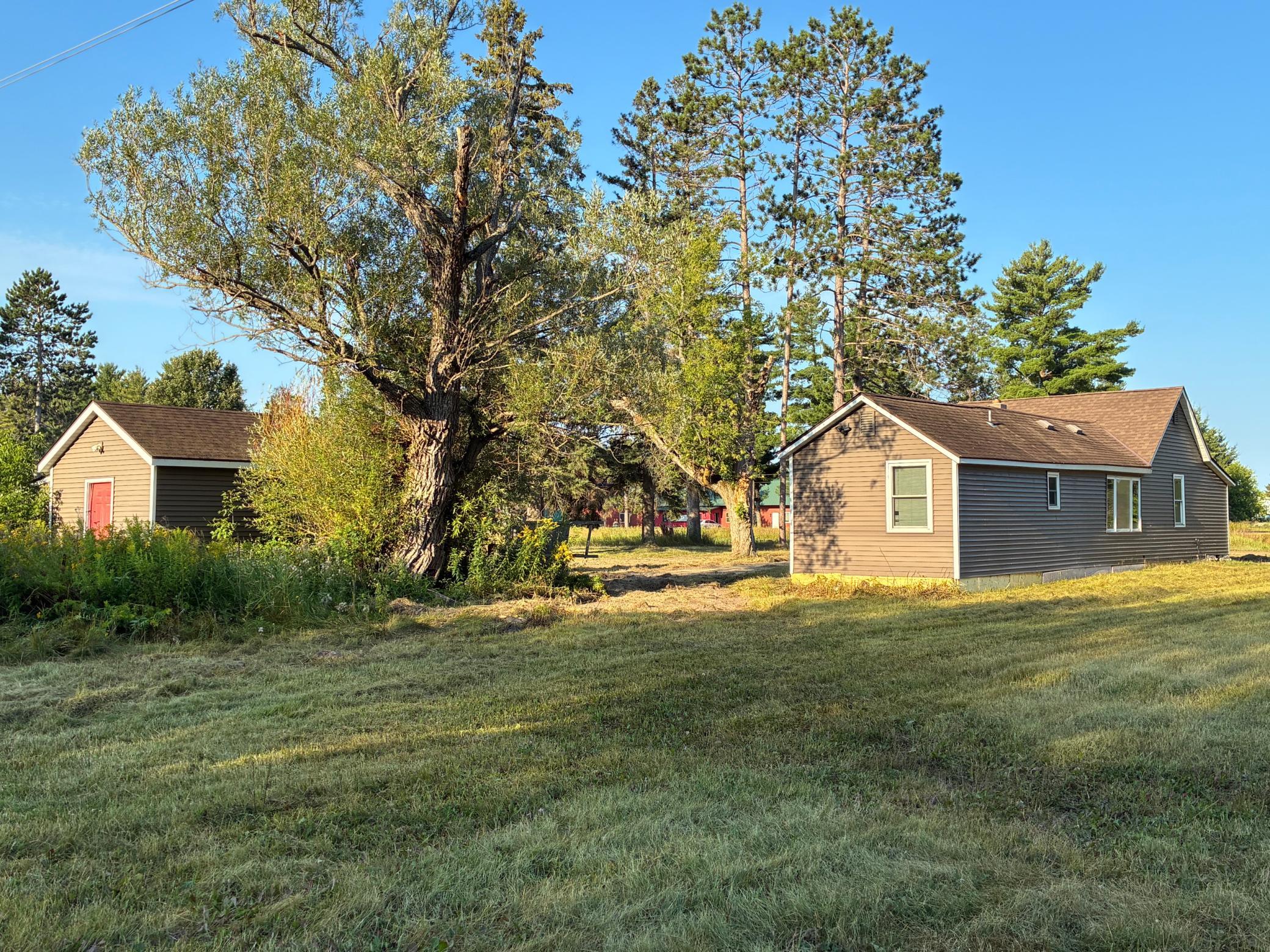 1953 single family home for sale at 114 Park Avenue SW in Remer, MN — 1 bed, 1 bath (photo 5 of 7)