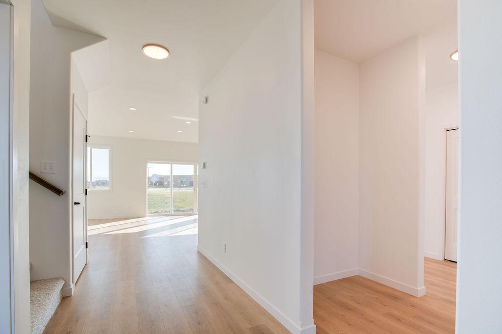 2534 Golden Lane S, Fargo ND 58104 - Photo 4 of 25
