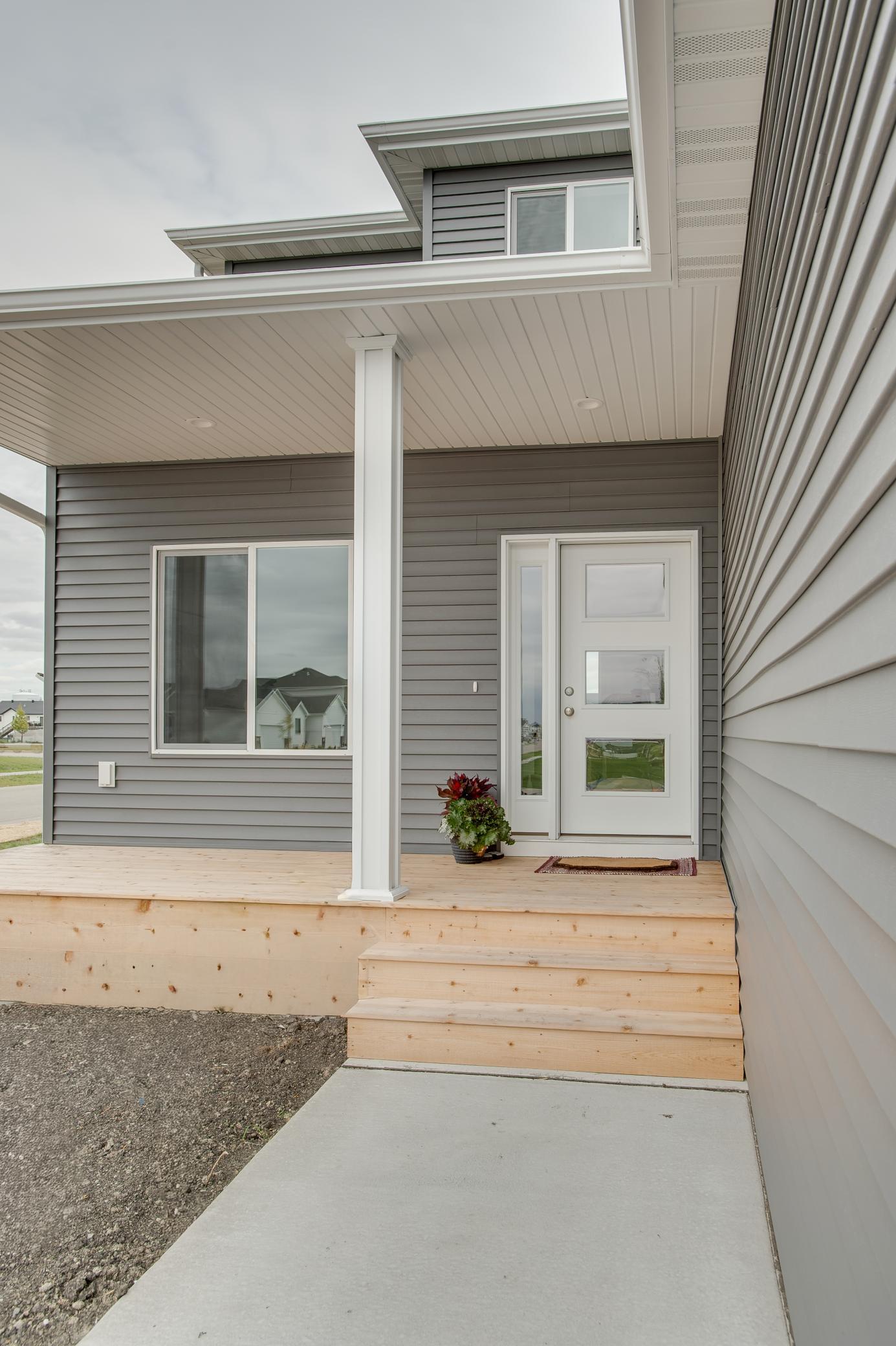 2026 single family home for sale at 2534 Golden Lane S in Fargo, ND — 3 bed, 3 bath (photo 4 of 51)