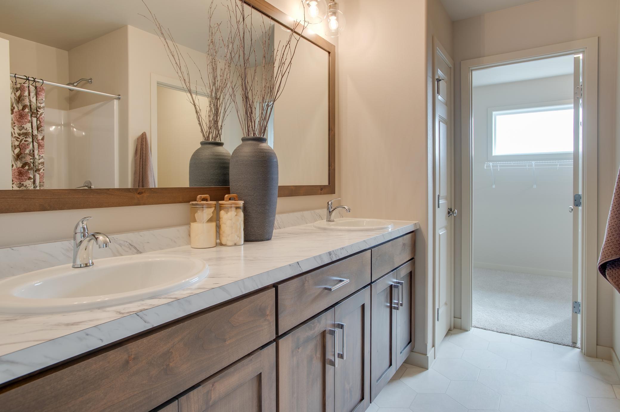 2026 single family home for sale at 2534 Golden Lane S in Fargo, ND — 3 bed, 3 bath (photo 36 of 51)